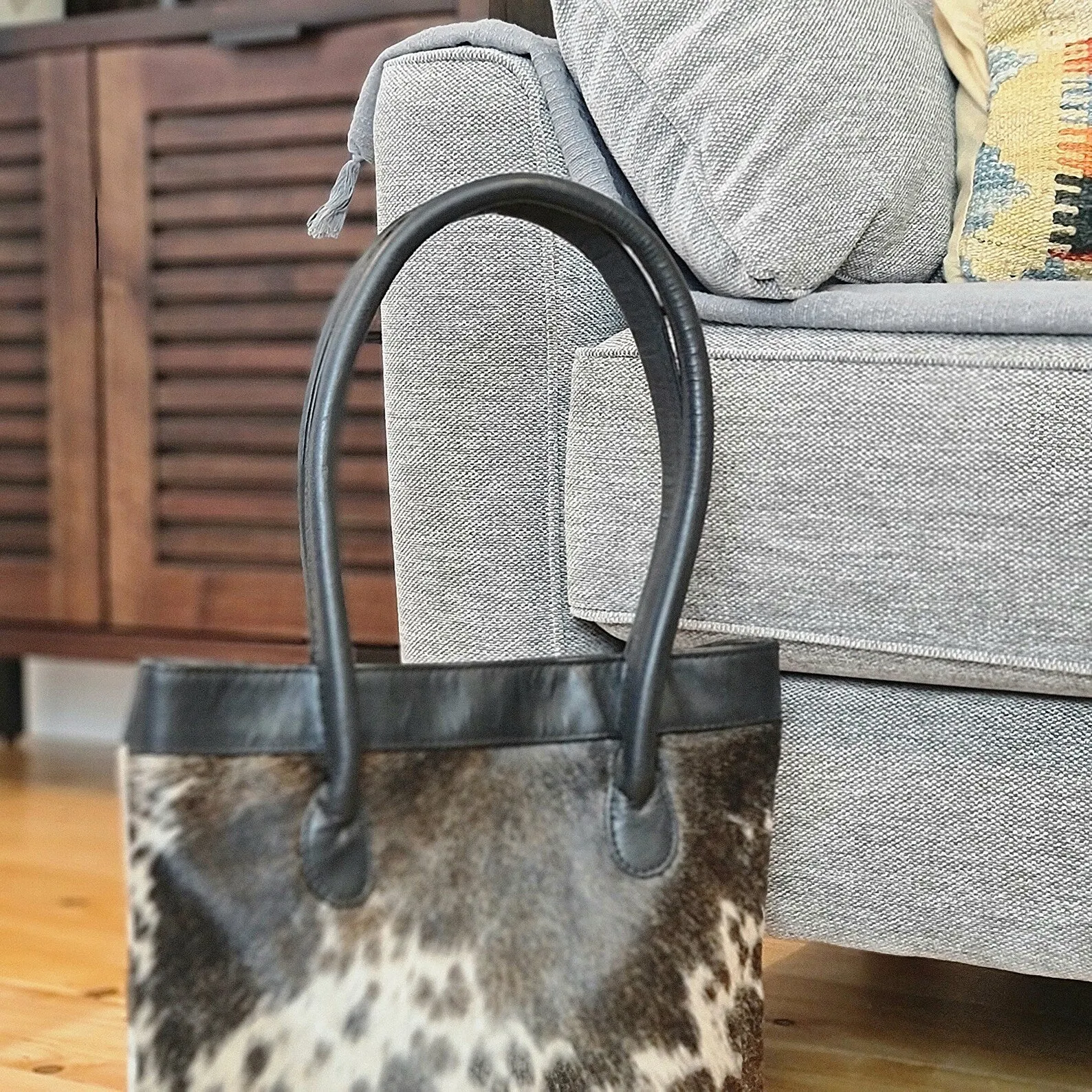 Cowhide Shoulder Purse Rustic Black White