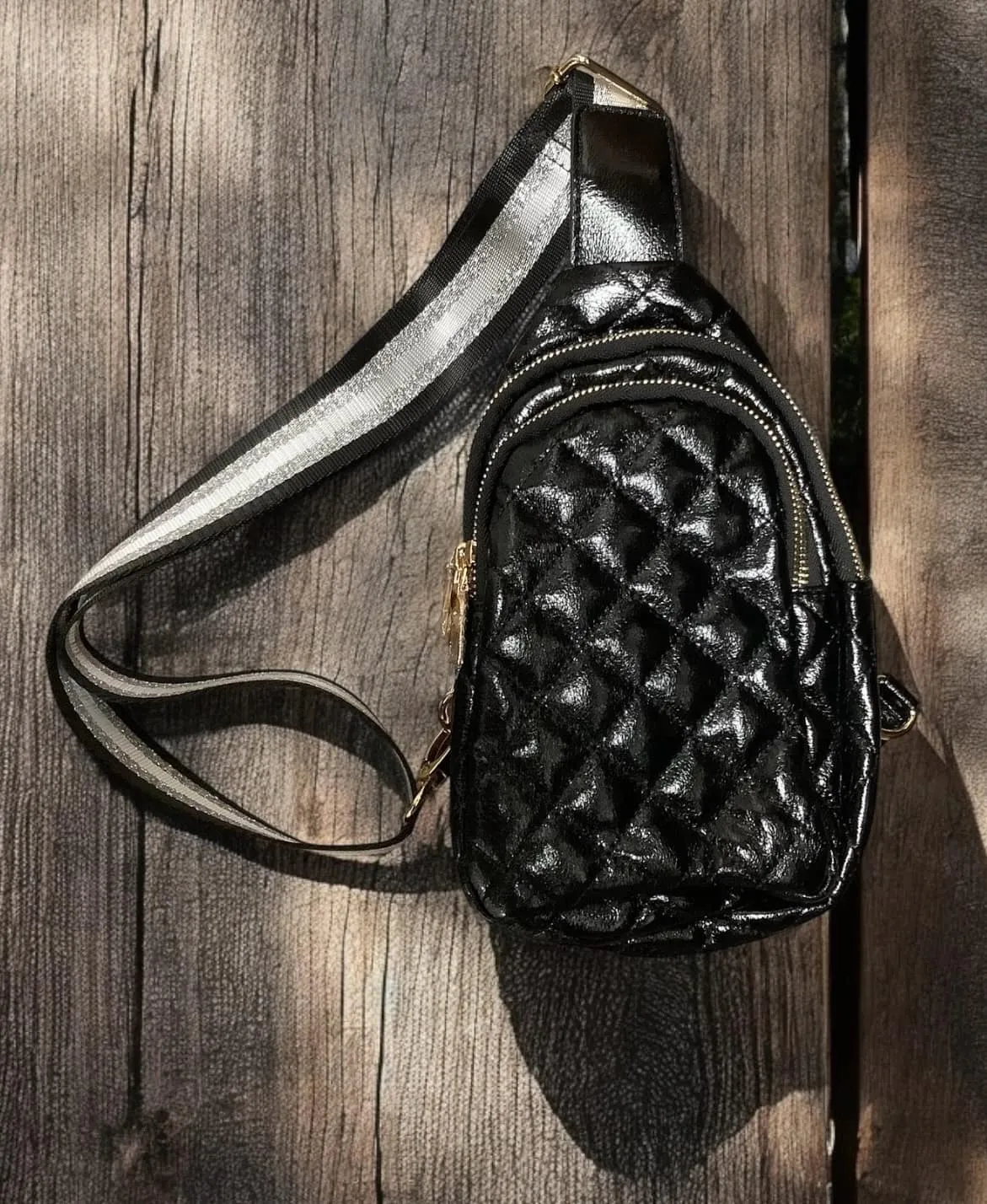 DOWNTOWN SHOPPER SLING BAG
